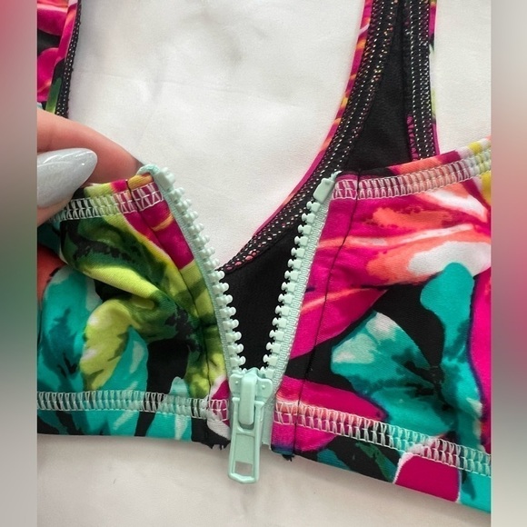 TYR Florina Mikala Halter Bikini Top Small - Picture 6 of 7